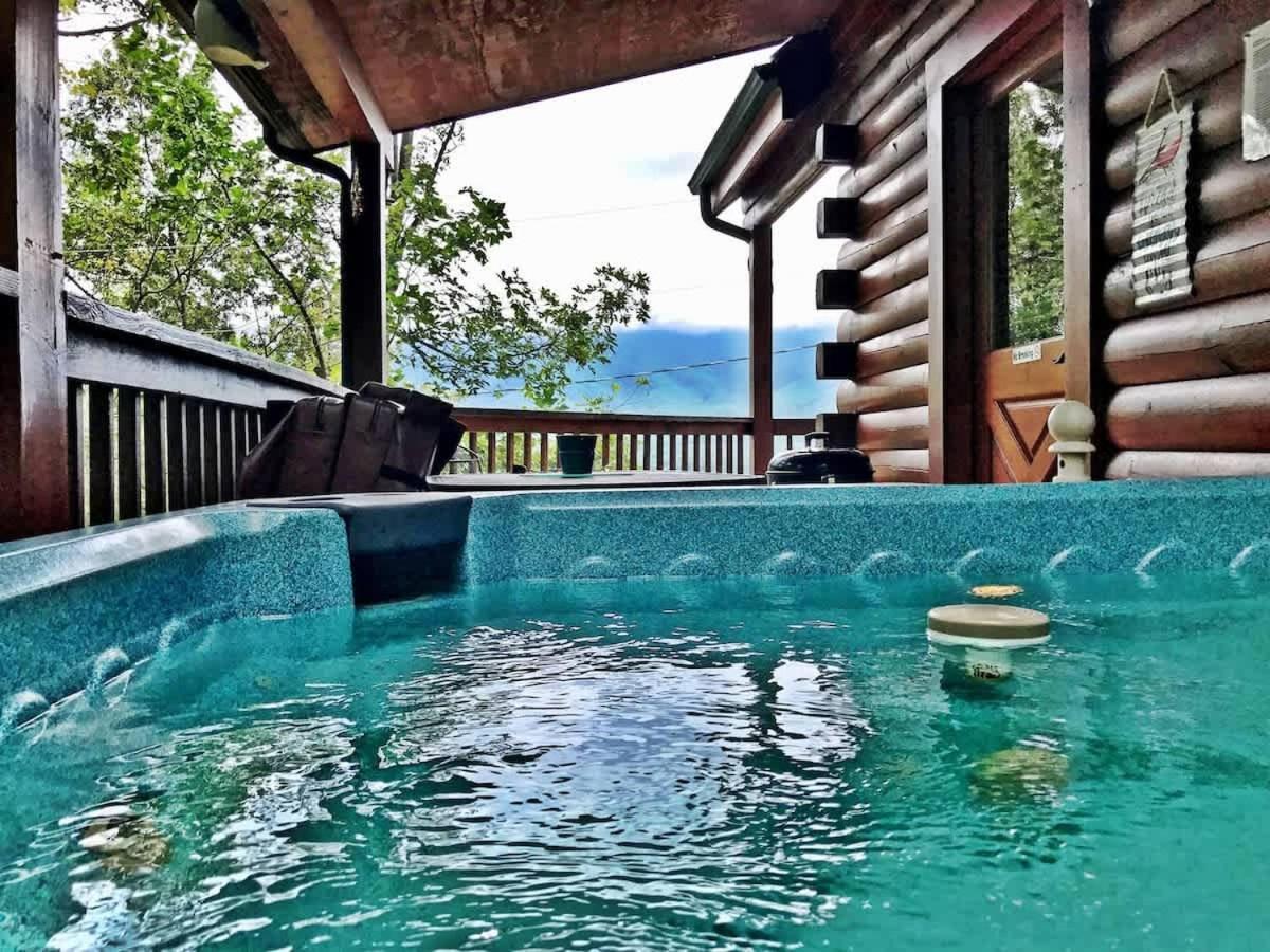 Gorgeous View. Hot Tub. Privacy. Fireplace. Pool & Fishing Access! Sevierville Εξωτερικό φωτογραφία