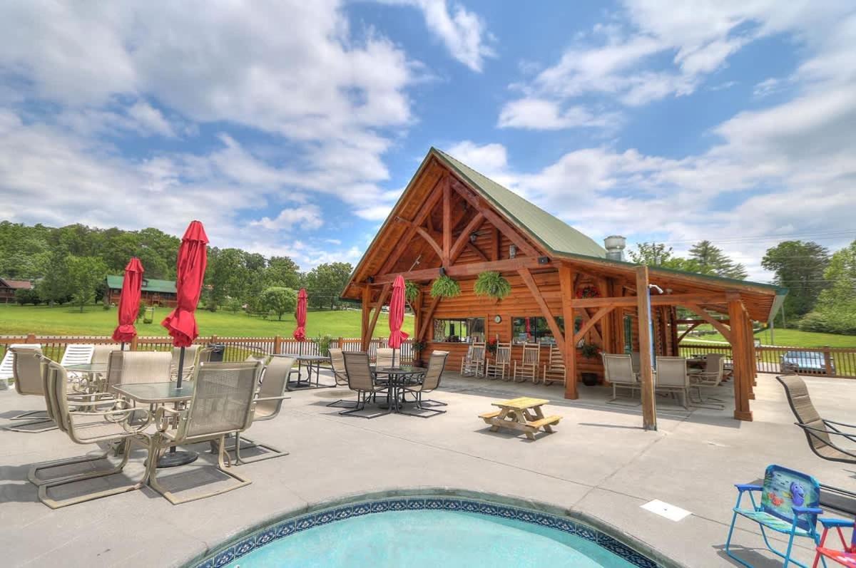 Gorgeous View. Hot Tub. Privacy. Fireplace. Pool & Fishing Access! Sevierville Εξωτερικό φωτογραφία