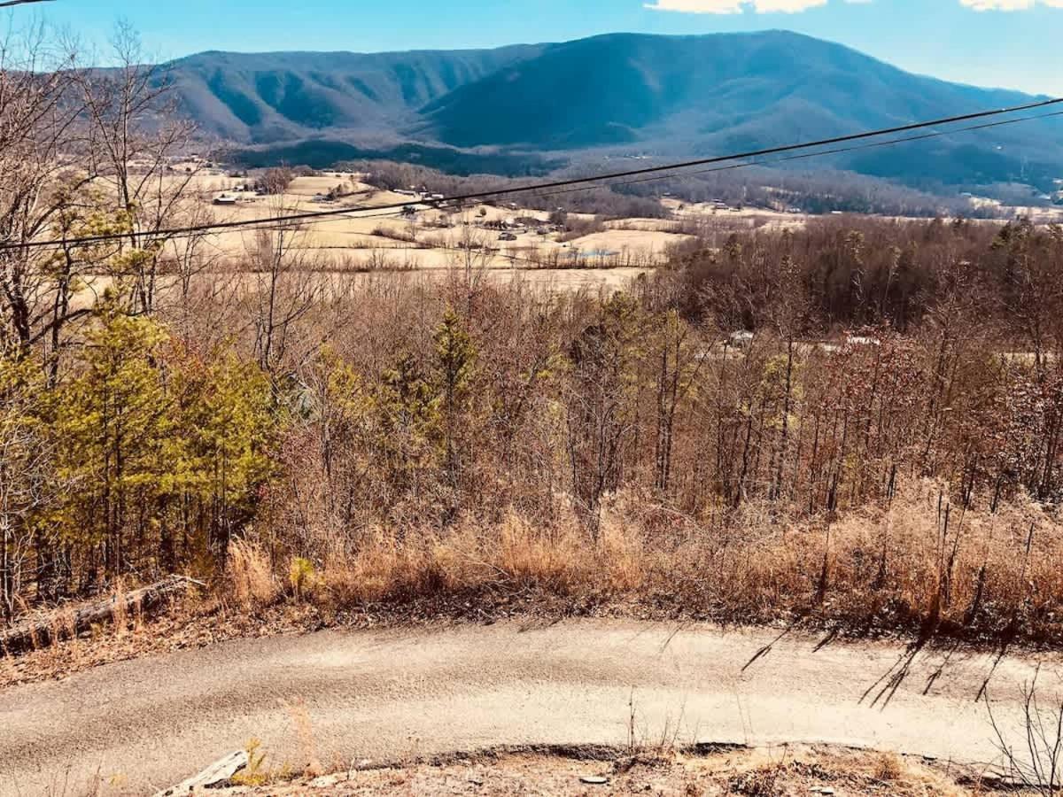 Gorgeous View. Hot Tub. Privacy. Fireplace. Pool & Fishing Access! Sevierville Εξωτερικό φωτογραφία