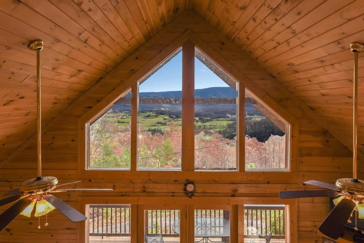 Gorgeous View. Hot Tub. Privacy. Fireplace. Pool & Fishing Access! Sevierville Εξωτερικό φωτογραφία
